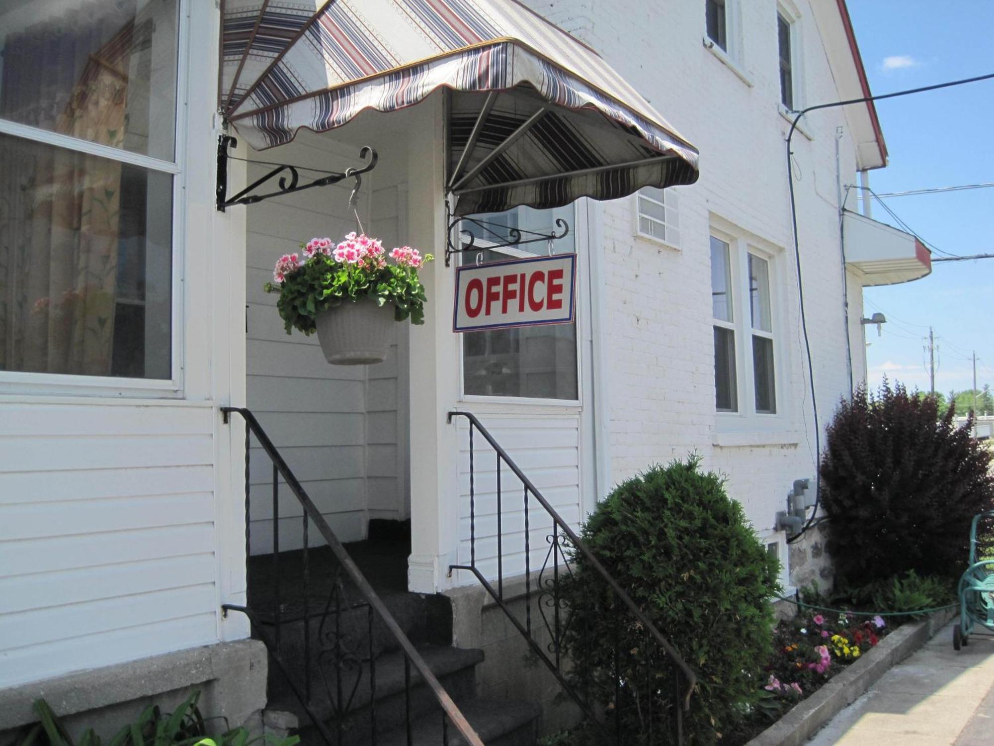 Rosecourt Motel Stratford Dış mekan fotoğraf